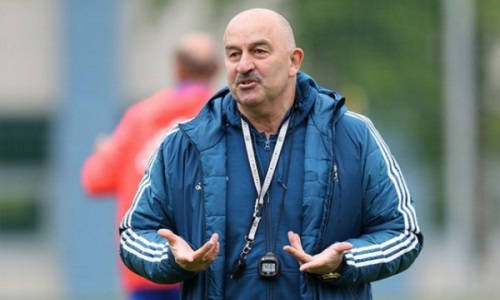 Наставник сборной России посетил тренировку «Астаны» в Турции