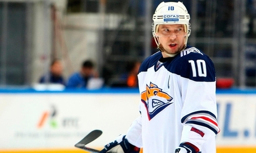 Сын и отец впервые вышли вместе на лед в матче КХЛ с «Барысом»