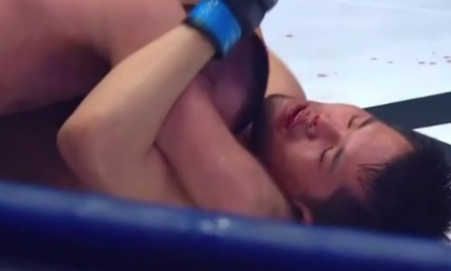 Казахстанский чемпион с поражения дебютировал в промоушне Хабиба Нурмагомедова