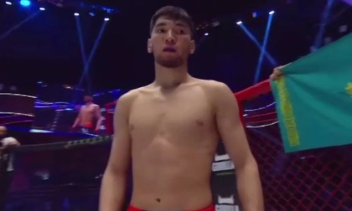 Нокаут, удушение и судейские решения. Как выступили казахстанские бойцы на турнире EFC 33 в Москве