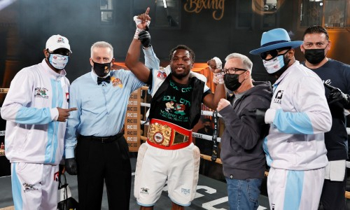 Американский боксер узнал дату возвращения на ринг после победы нокаутом над казахстанцем