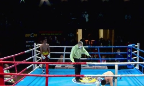 Казахстанского боксера борцовским приемом швырнули головой в пол. Видео