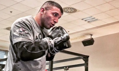 Два непобежденных российских боксера и украинец помогли сопернику «Канело»