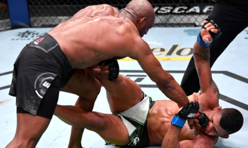 Камару Усман — Гилберт Бернс: видео полного боя за титул чемпиона UFC в HD качестве