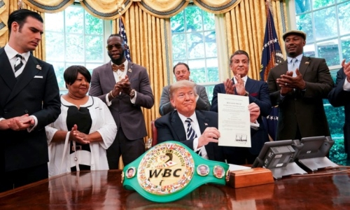 «Его испортил Дональд Трамп». Арум нашел объяснение высказываниям Уайлдера