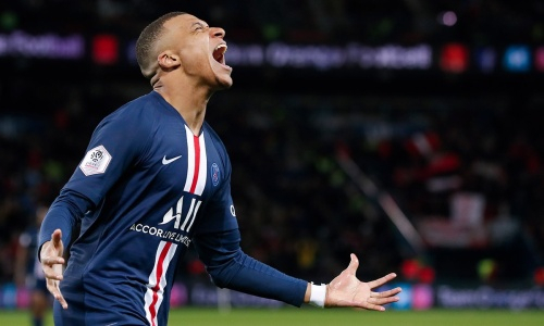 Мбаппе подарил Хабибу футболку после хет-трика в матче Лиги Чемпионов с «Барселоной». Фото