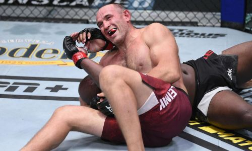 В UFC показали нарезку лучших «финишей» Алексея Олейника. Видео