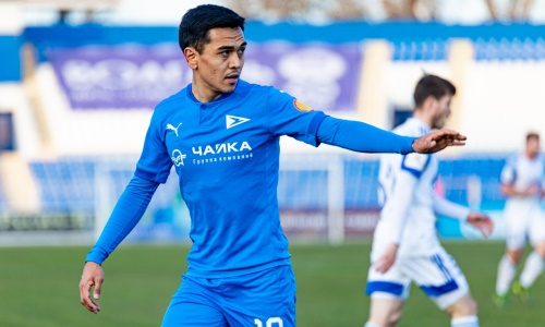Казахстанский футболист российского клуба положил крутой гол со штрафного в ворота «Кайрата». Видео