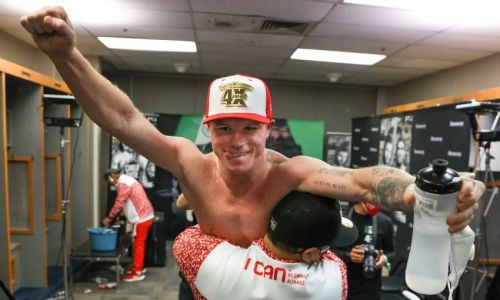 «Ни один мексиканец еще не делал этого». «Канело» нацелился попасть в историю бокса