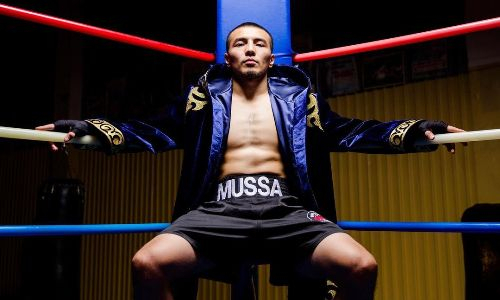 «Я чемпион, я лидер, я король, я лев, я воин!». Казахстанский боксер удивил громким заявлением