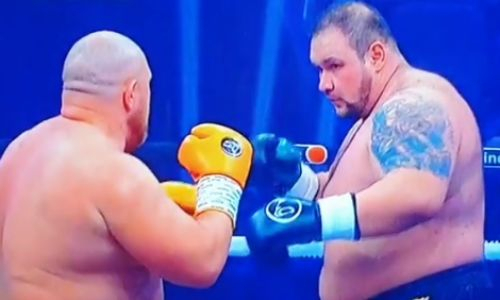 329 килограммов в ринге. Видео боя Вильданов — Новоселов с нокдауном и нокаутом