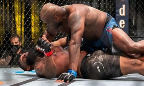 Видео полного боя UFC Деррик Льюис — Кертис Блэйдс с сенсационным нокаутом фаворита