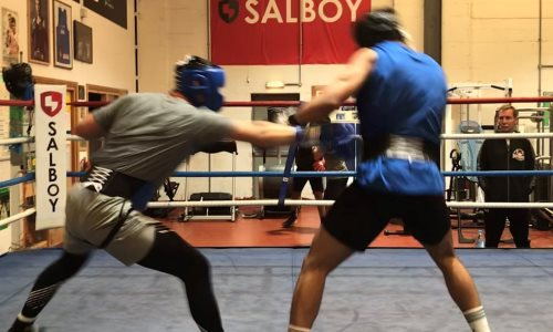 Турсынбай Кулахмет провел спарринг с полутяжем перед возвращением на ринг