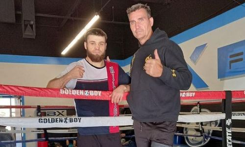 Казахстанский боксер из Golden Boy продолжает подготовку к бою с непобежденным нокаутером