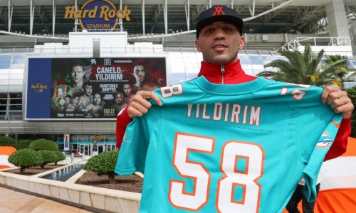 Грозивший выбить зубы Головкину боксер собрался перейти в его вес после боя с «Канело»