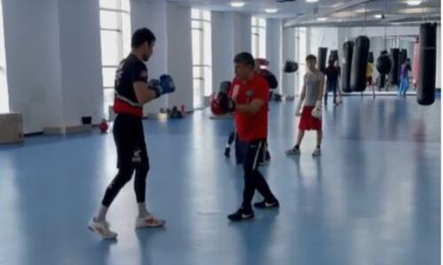 Шавкат Рахмонов провел тренировку с главным тренером сборной Казахстана по боксу. Видео