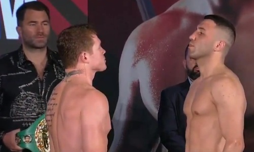 «Канело» и Йылдырым прошли взвешивание и дуэль взглядов перед боем за титулы WBC и WBA. Видео