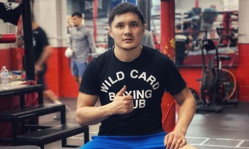 Не знающий поражений казахстанский боксер продолжает тренировки в США