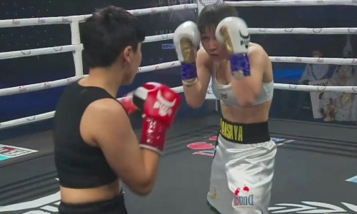 Вечер бокса в Алматы начался с женской зарубы и победы 19-летней казахстанки