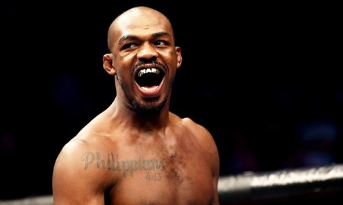 Изрядно поправившийся Джон Джонс показал ударную технику. Видео