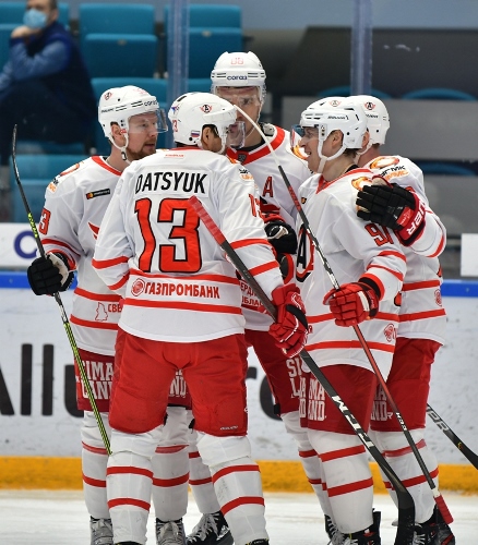 Фоторепортаж с матча КХЛ «Барыс» — «Автомобилист» 2:3