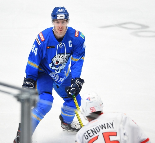 Фоторепортаж с матча КХЛ «Барыс» — «Автомобилист» 2:3