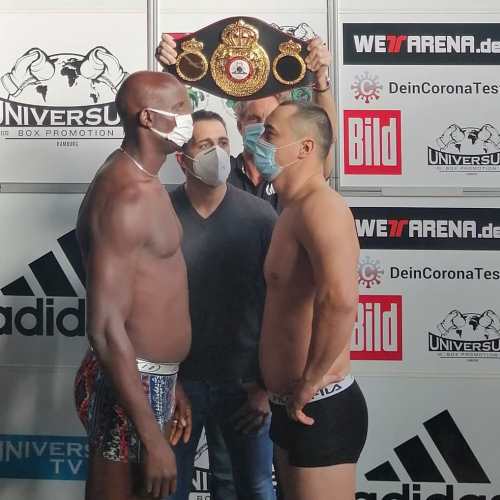 Непобежденный казахстанский супертяж сделал вес и встретился с «Годзиллой» перед боем за титул WBA. Фото