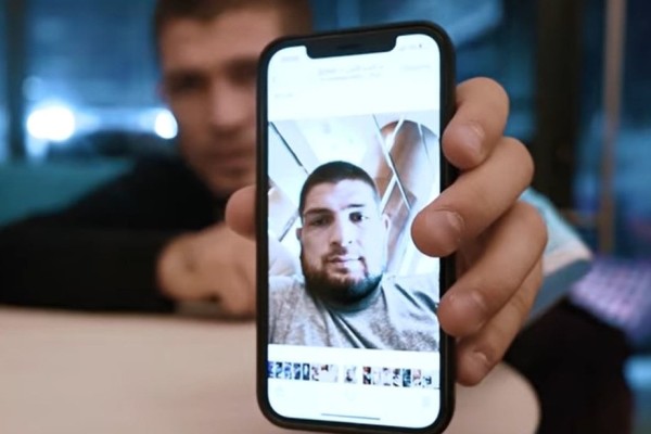 Хабиб Нурмагомедов показал отек на лице после свинки. Фото