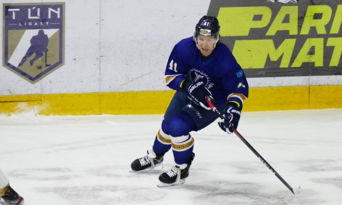 «У нас „ВХЛовский“ состав». Защитник «Торпедо» — о сезоне и возвращении болельщиков