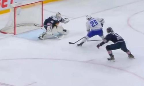 Легионер «Барыса» роскошно раскачал вратаря «Металлурга» в матче плей-офф КХЛ. Видео