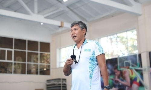 «Боксируют в основном лидеры». Наставник сборной Казахстана — о сборах с Узбекистаном, турнирах, составе и Олимпиаде