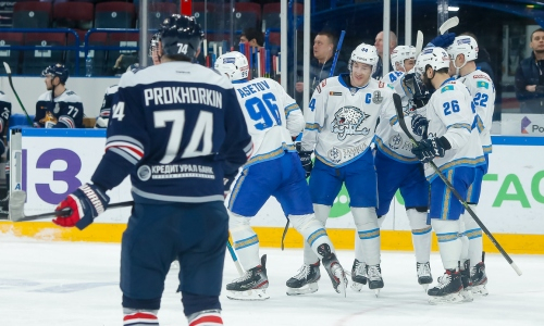 «Игра была абсолютно безобразной». Хоккейный обозреватель из России нашел виновных в первом поражении «Барыса» в плей-офф КХЛ
