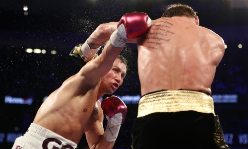 «Это помешает ему». «Канело» навредил себе отказом от третьего боя с Головкиным