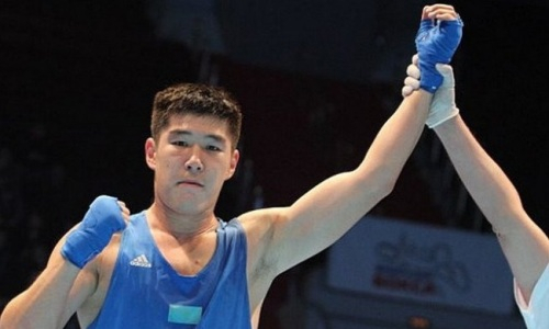 Чемпион мира из Казахстана выдал сумасшедший бой с двумя нокдаунами. Видео