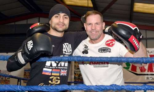 «Мы согласны». Тренер чемпиона Европы из России назвал условие для боя с Данияром Елеусиновым