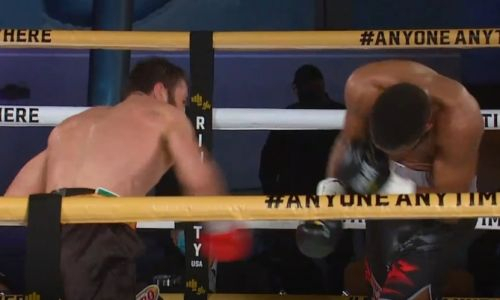 Казахстанский боксер заставил застыть «Зорро» в бою за титул WBO. Видео