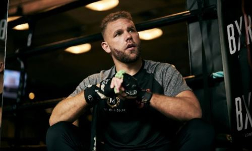 «Всегда был решительным». Тренер Сондерса рассказал о способах победить «Канело»