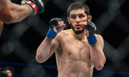 Видео боя Ислама Махачева на турнире UFC 259 с победой эффектным приемом