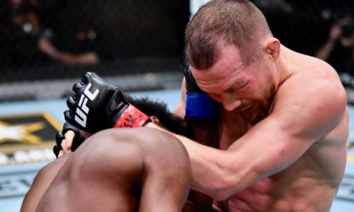 Видео полного боя Петр Ян — Алджамейн Стерлинг на UFC 259 со скандальным исходом