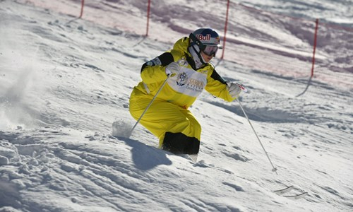 Галышева с первого места вышла в финал чемпионата мира по фристайлу-могул в Алматы