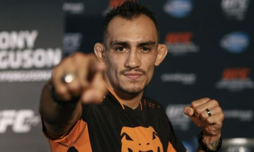 Тони Фергюсон обратился к Стерлингу после скандальной победы над Петром Яном