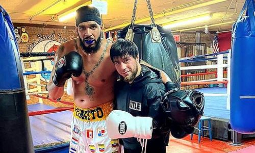 Казахстанский нокаутер продемонстрировал ударную мощь и быстроту комбинаций. Видео