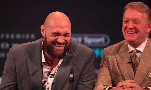 «Немного взбесился». Промоутер Фьюри прокомментировал его слова о возможном срыве боя с Джошуа