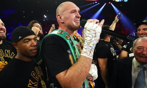 Фьюри неожиданно прервал тренировочный лагерь перед боем с Джошуа