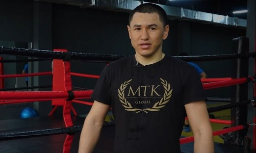 «Бокс или ММА?». Непобежденный казахстанский боксер показал фото с Куатом Хамитовым из зала