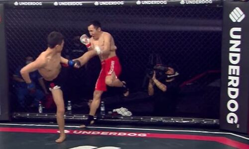 18-летний казахстанский боец дебютировал с победы на турнире в Алматы в поединке с дисквалификацией соперника. Видео