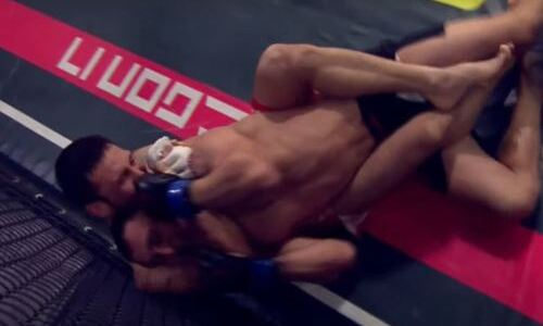 Казахстанский боец удосрочил узбекского файтера в первом раунде на турнире в Алматы. Видео