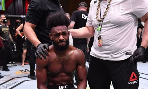 Стерлинг выложил новое фото с поясом UFC и оставил пост на русском языке