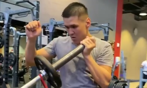 Турсынбай Кулахмет показал видео тренировки перед боем с непобежденным соперником