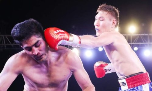 Призера Олимпиады сенсационно нокаутировали в бою с четырьмя нокдаунами. Видео